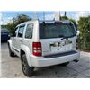 Image 4 : JEEP  LIBERTY 2011 O/S TITLE 2 DAYS