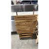 Image 3 : 3 PCS WOODEN SLATE STYLE FOLDING OUTDOOR BISTRO SET INCLUDING: FOLDING TABLE & 2 FOLDING CHAIRS