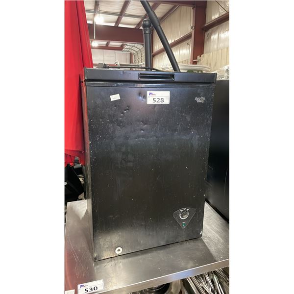 ARCTIC KING BLACK MINI ELECTRIC REACH IN CHEST FREEZER