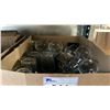 Image 3 : BOX OF ASSORTED RESTAURANT BAR ITEMS & GLASSWARE