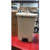 Image 2 : RUBBERMAID COMMERCIAL SLIMJIM 68L STEP-ON WASTE RECEPTACLE *IN BOX*