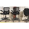 Image 3 : 2 BLACK MESH BACK MULTI LEVER TASK CHAIRS & BLACK ULINE MULTI LEVER TASK CHAIR *MUST TAKE ALL*