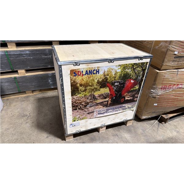 SDLANCH RED INDUSTRIAL GAS POWERED MINI TRAILER MOBILE CHIPPER / SHREDDING MACHINE *IN CRATE*