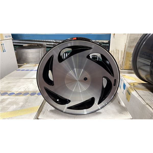 SET OF 4 CENTRA 15X7 BRUSHED SILVER / BLACK 4 BOLT LOCKABLE VINTAGE PROFESSIONAL VEHICLE RIMS