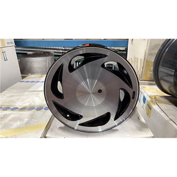 SET OF 4 CENTRA 15X7 BRUSHED SILVER / BLACK 4 BOLT LOCKABLE VINTAGE PROFESSIONAL VEHICLE RIMS