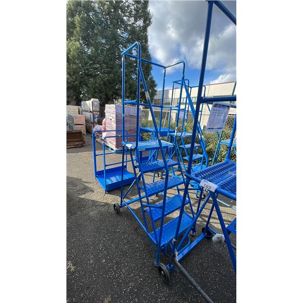 CANWAY 5H BLUE METAL 5' INDUSTRIAL MOBILE WAREHOUSE STAIRS