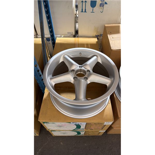 SET OF 4 JWL VIA ALPHA PRESTIGE SERIES 17X7 1/2 -JJ SILVER 5 BOLT VINTAGE PROFESSIONAL VEHICLE RIMS