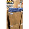 Image 2 : LARGE BOX OF BLUE FUZZY PROFESSIONAL CAR SEAT COVERS
