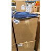 Image 2 : LARGE BOX OF BLUE FUZZY PROFESSIONAL CAR SEAT COVERS