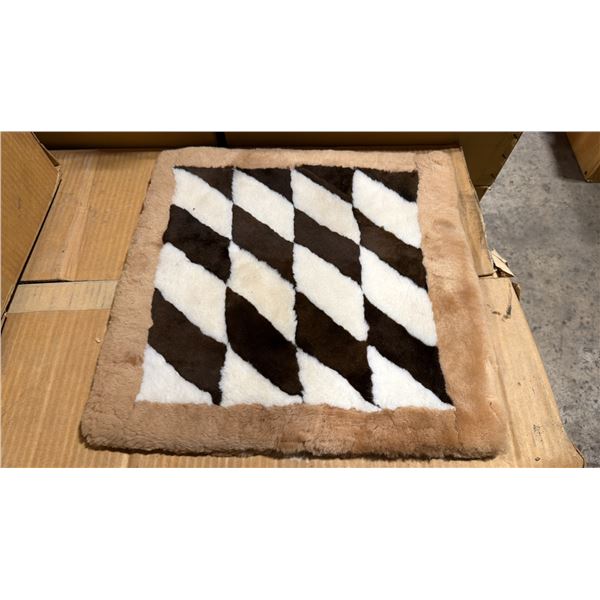 LARGE BOX OF DARK BROWN CHECKER PRINT FUZZY PROFESSIONAL CAR SEAT BASE CUSHIONS