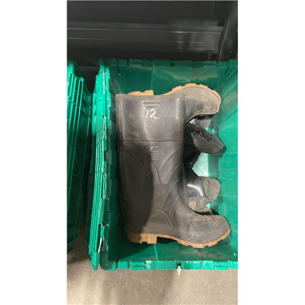 GREEN FOLD TOP BIN WITH 3 PAIRS OF INDUSTRIAL STEEL TOE GUMBOOTS *BIN INCLUDED*