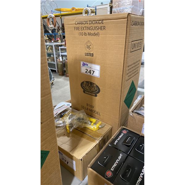 BADGER 10LBS CARBON DIOXIDE FIRE EXTINGUISHER & BOX OF SHUTGUN MARK 2 SPRINKLER SHUT-OFF GUNS