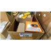 Image 1 : BOX OF RICHARD CARPET KNIVES & WALTER QUICK-STEP BACKING PADS