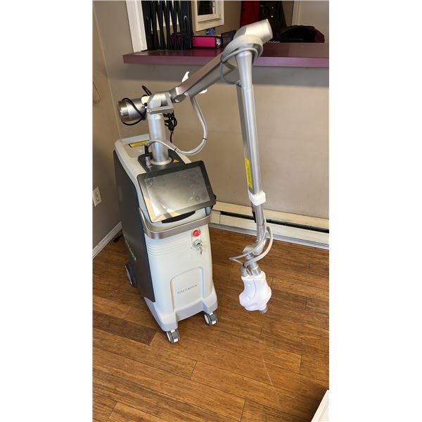 SECRET CO2 FRACTIONAL LASER PLUS RF MICRONEEDLING SYSTEM