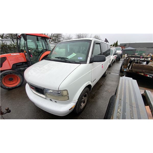 2001 GMC SAFARI, 3DR CARGO VAN, WHITE, VIN 1GKDM19W31B505057,