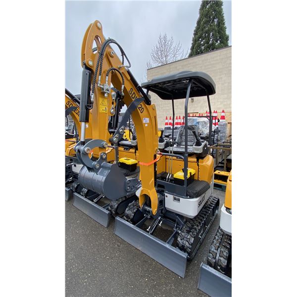 SDLANCH SDLE20 YELLOW DIESEL POWERED RUBBER TRACK MINI EXCAVATOR WITH ATTACHED DIGGING BUCKET,