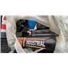 Image 4 : AGT 420CC 15HP BLACK INDUSTRIAL AIR COMPRESSOR, 40 GALLON