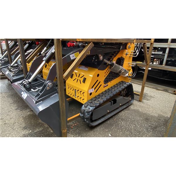 SDLANCH SDLL60 YELLOW GAS POWERED MINI STAND ON SKID STEER WITH 7" RUBBER TRACKS & TOOLBOX