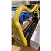 Image 2 : PACKAGING HANDLE, PLUMBING SUPPLIES, CAULKING & BUCKETS