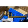 Image 6 : 4 ASSORTED WATTS BLUE RIBBON NO.40 TEMPERATURE AND PRESSURE RELIEF VALVES & 7 DOUGLAS 4074 BRASS