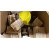Image 13 : BOX OF ASSORTED PLUMBING PARTS & HARD HAT