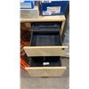 Image 3 : 2 DRAWER OFFICE DESK APPROX 66"L X 30"D X 29.5"