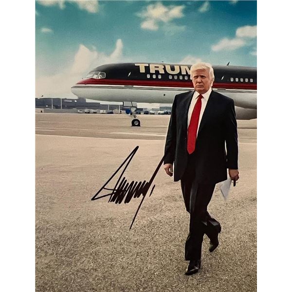 US President Donald Trump signed photo