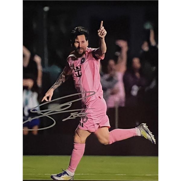 Lionel Messi signed photo