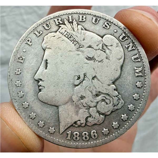 MORGAN SILVER DOLLAR - 1886O