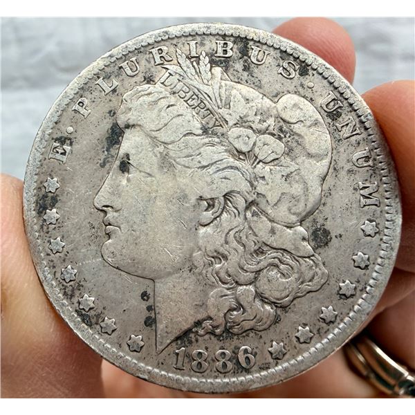 MORGAN SILVER DOLLAR - 1886O