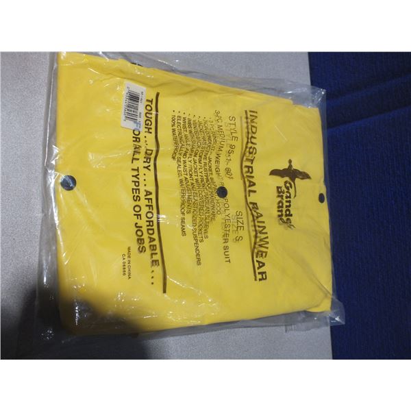Small Gander Brand Industrial 3pc Rain Suit