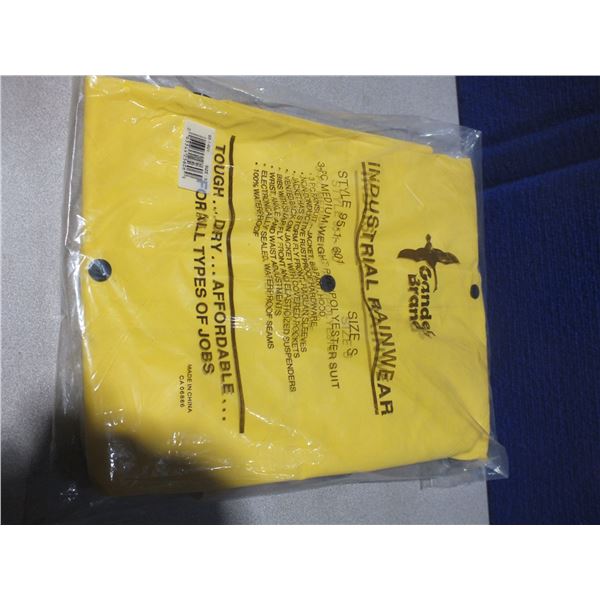 Small Gander Brand Industrial 3pc Rain Suit
