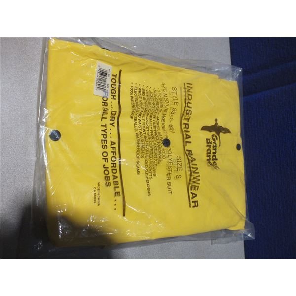 Small Gander Brand Industrial 3pc Rain Suit