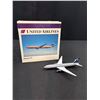 Image 1 : United Airlines Bowing 777 Diecast Plane in Box