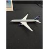 Image 2 : United Airlines Bowing 777 Diecast Plane in Box