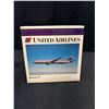 Image 3 : United Airlines Bowing 777 Diecast Plane in Box