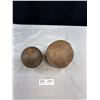 Image 5 : 2 HEAVY Antique Cannonballs from Southern Saskatchewan