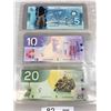 Image 2 : 3 Uncirculated Canadian Bank Notes, $20 and $10 Last Paper Notes, In Holders