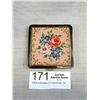 Image 1 : Petit Point Top Vintage 1940s-50s Ladies Compact Case