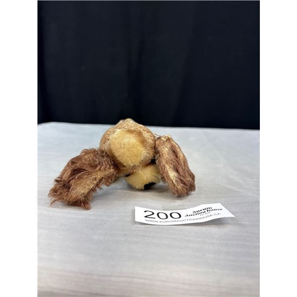 8.5" Steiff Sleeping Spaniek with Ear Button, Felt Eyes