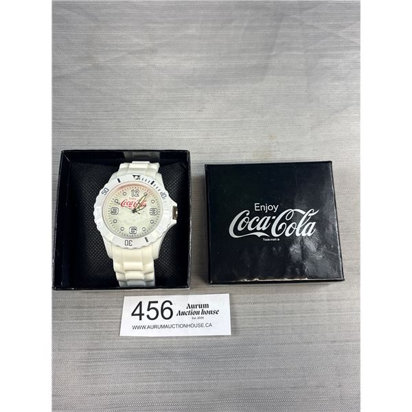 Brand New Vintage Japanese White Silicone Coca Cola Wrist Watch In Original Packaging In Good Workin