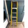 Image 3 : KELLER 6FT Portable Step Ladder - 250lb Capacity - Like New!