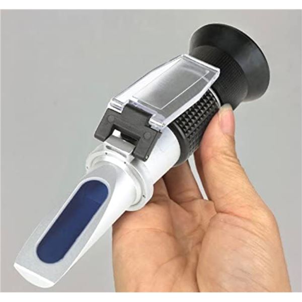 Portable Brix Refractometer for Sugars/Honey/Beer/Wine/Fruit - New