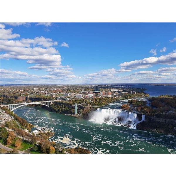 Experience the Power of Niagra Falls 3 Nights / Sleeps up to 2