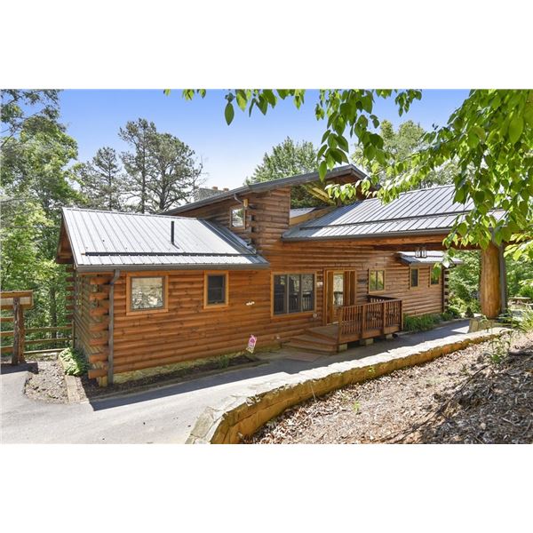 Luxury Log Cabin in the Smokies 2 Nights / Sleeps up to 10