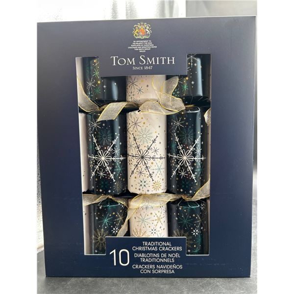 Tom Smith 10 Traditional Christmas Crackers With Surprises