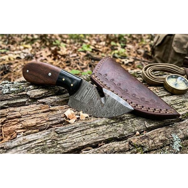 Fixed Blade Hunting Knife with Damascus Steel Blade and Leather Sheath