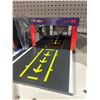 Image 4 : Formula 1 Racing Paddock: Red Bull Racing 1:43 Diecast Model Car by Burago