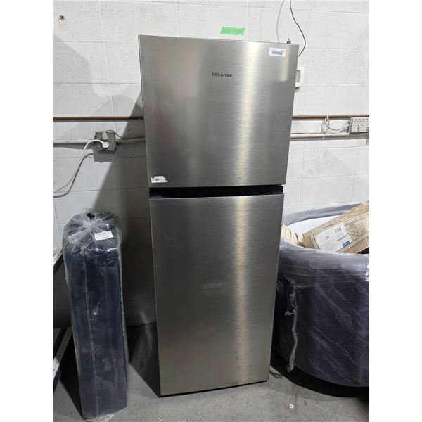 Hisense RT21A2CSE Top-Freezer Refrigerator, Stainless Steel, 21 Cu. Ft.