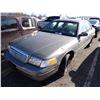 Image 1 : 2001 Ford Crown Victoria